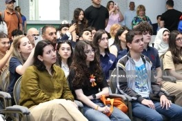 Bakıda ABŞ məzunları sərgisi təşkil edilib - FOTO