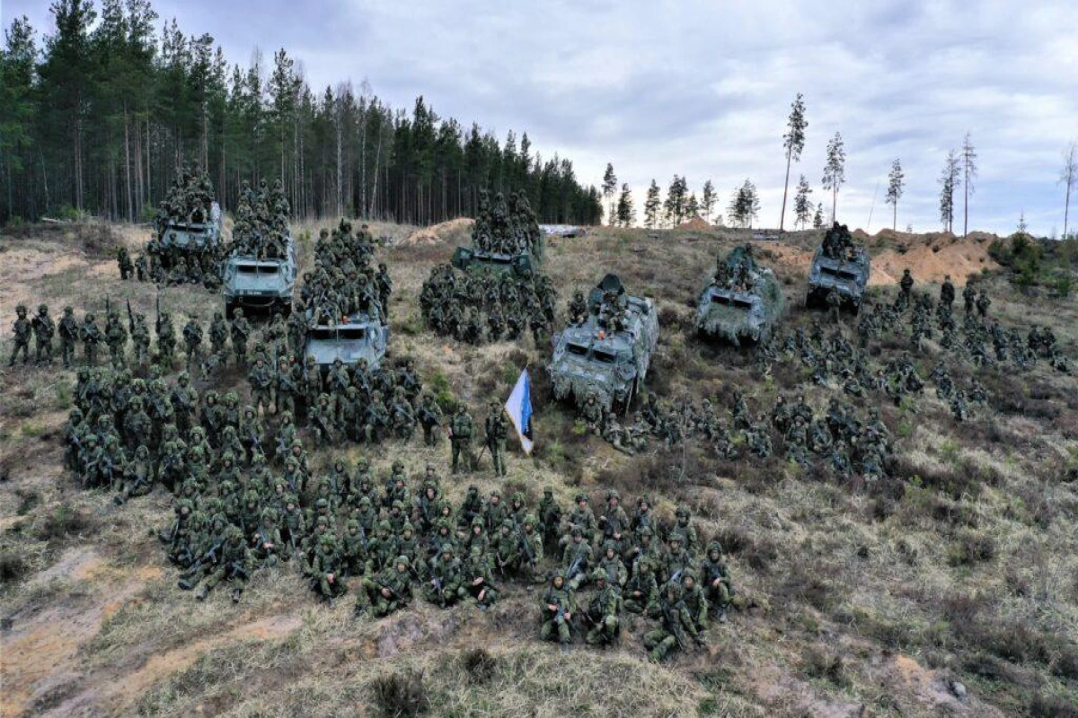FT: Estoniya Rusiya ilə sərhədə qoşun göndərir