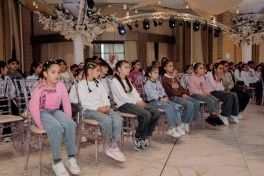 Leyla Əliyeva və Arzu Əliyeva “Cənnətin ariyası” layihəsi çərçivəsində konsertdə iştirak ediblər