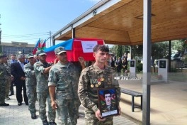 Birinci Qarabağ müharibəsinin itkin-şəhidi Akif Qurbanovun qalıqları dəfn olunub - FOTO