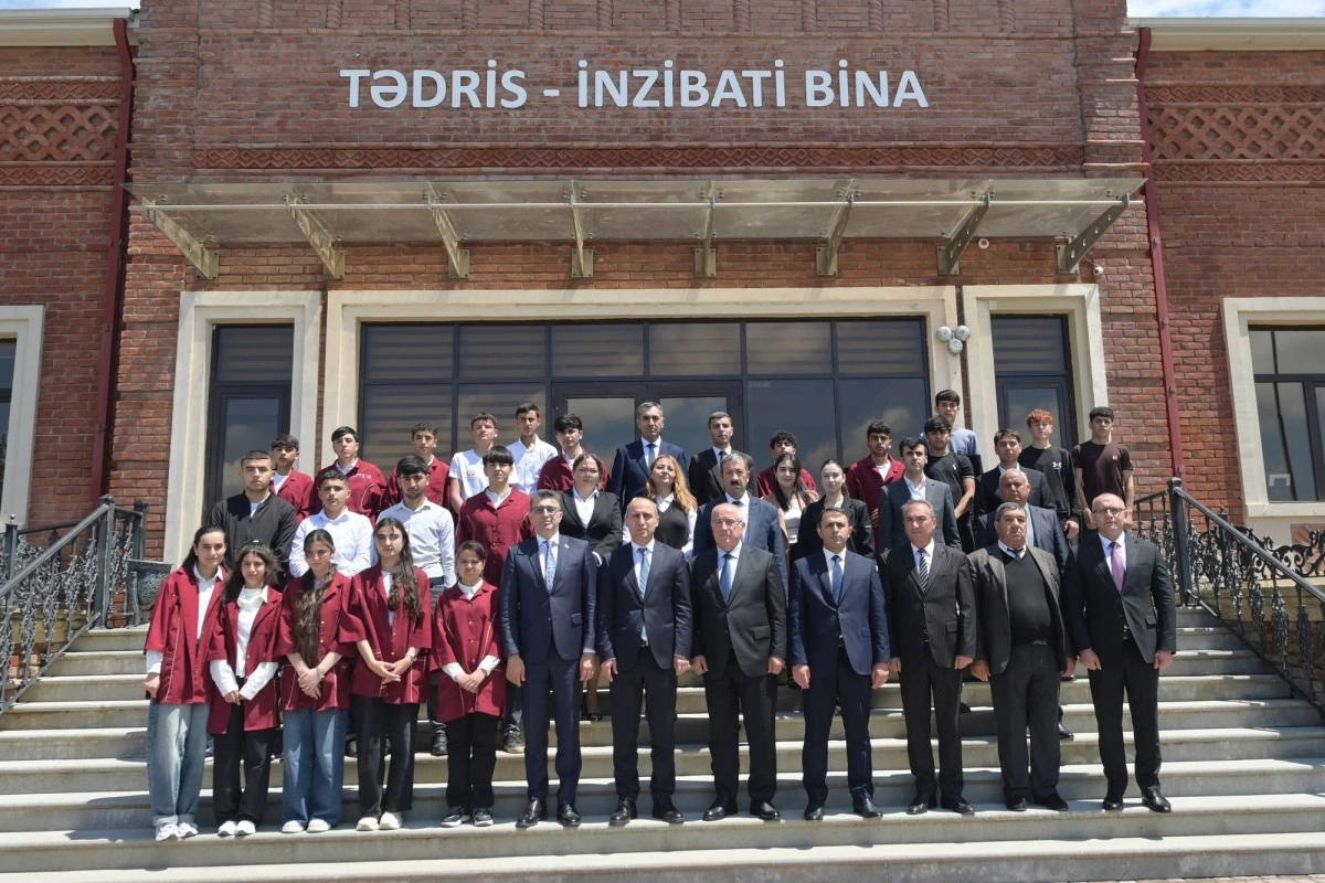 Emin Əmrullayev İsmayıllı Dövlət Peşə Təhsil Mərkəzinin Qobustan korpusunda olub