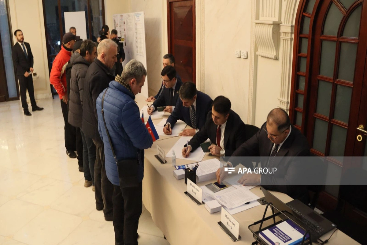 Azərbaycanın Gürcüstandakı səfirliyində səsvermə başlayıb - FOTO