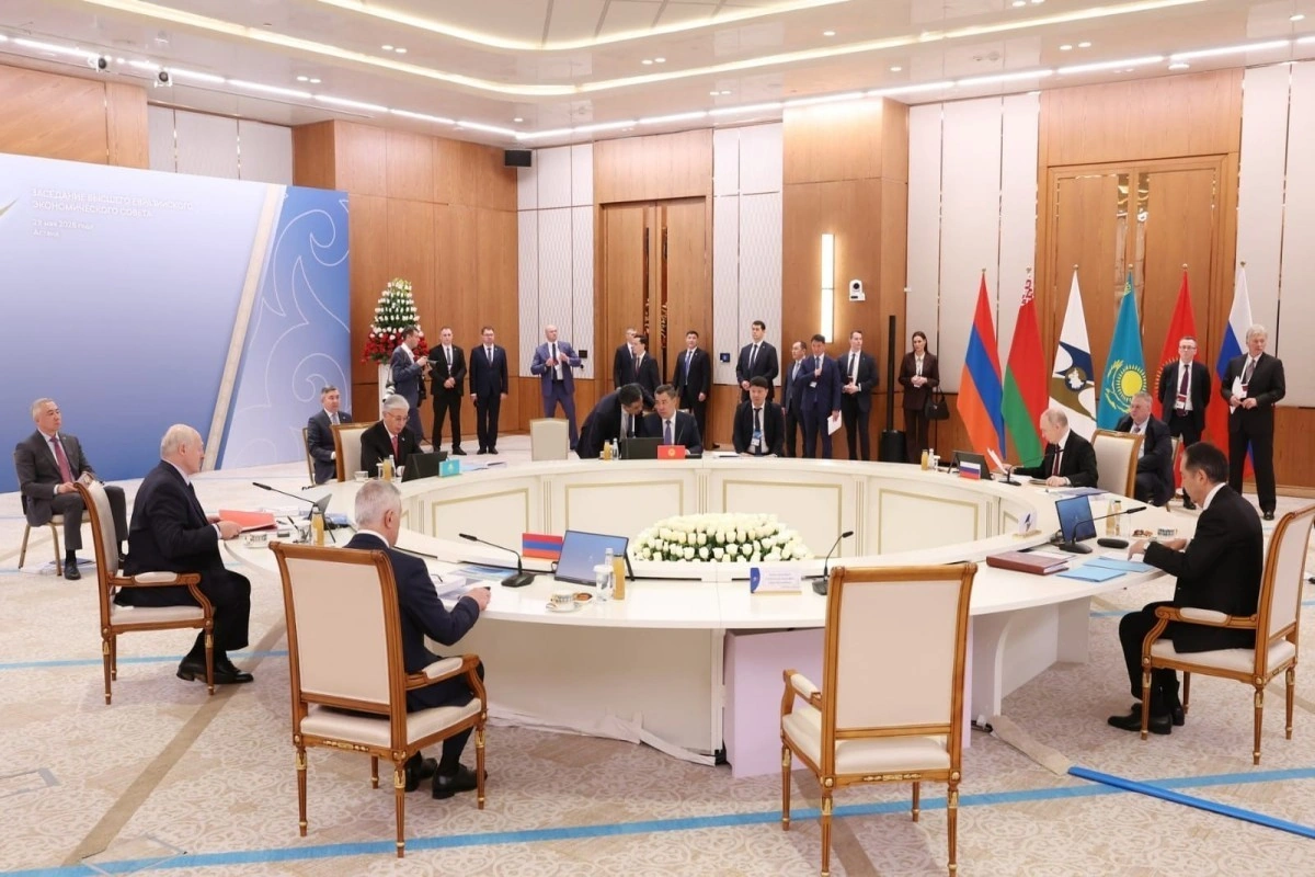 Putinin köməkçisi: Aİİ-nin sammitində Ermənistanla bağlı bəyanat qəbul edilib, sənəd Mqer Qriqoryana verilib