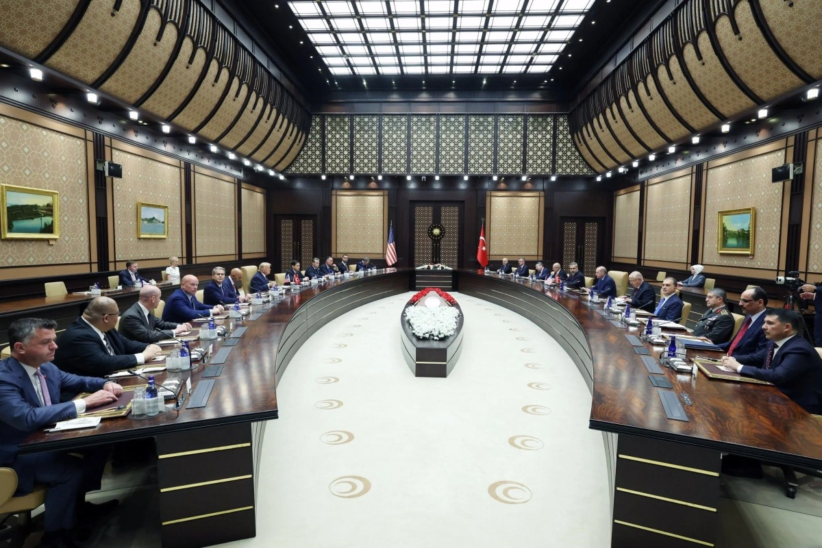 Ərdoğan və Trampın sədrliyi ilə nümayəndə heyətləri arasında görüş başlayıb