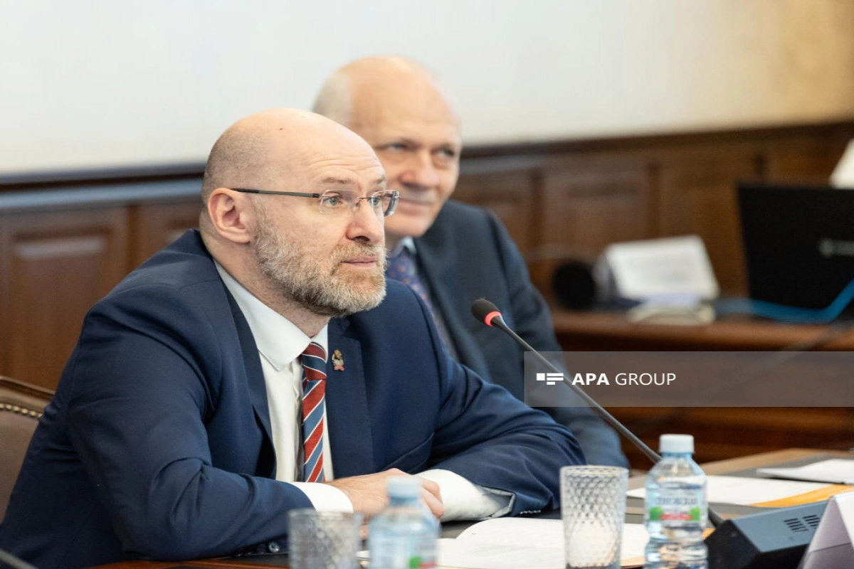 Moskvada “Rusiya mediası Qarabağda bərpa işlərini niyə işıqlandırmır?” mövzusu müzakirə olunub - FOTO