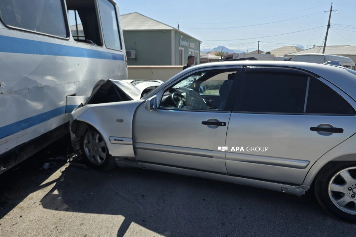 Naxçıvanda avtomobillə avtobus toqquşub, xəsarət alanlar var