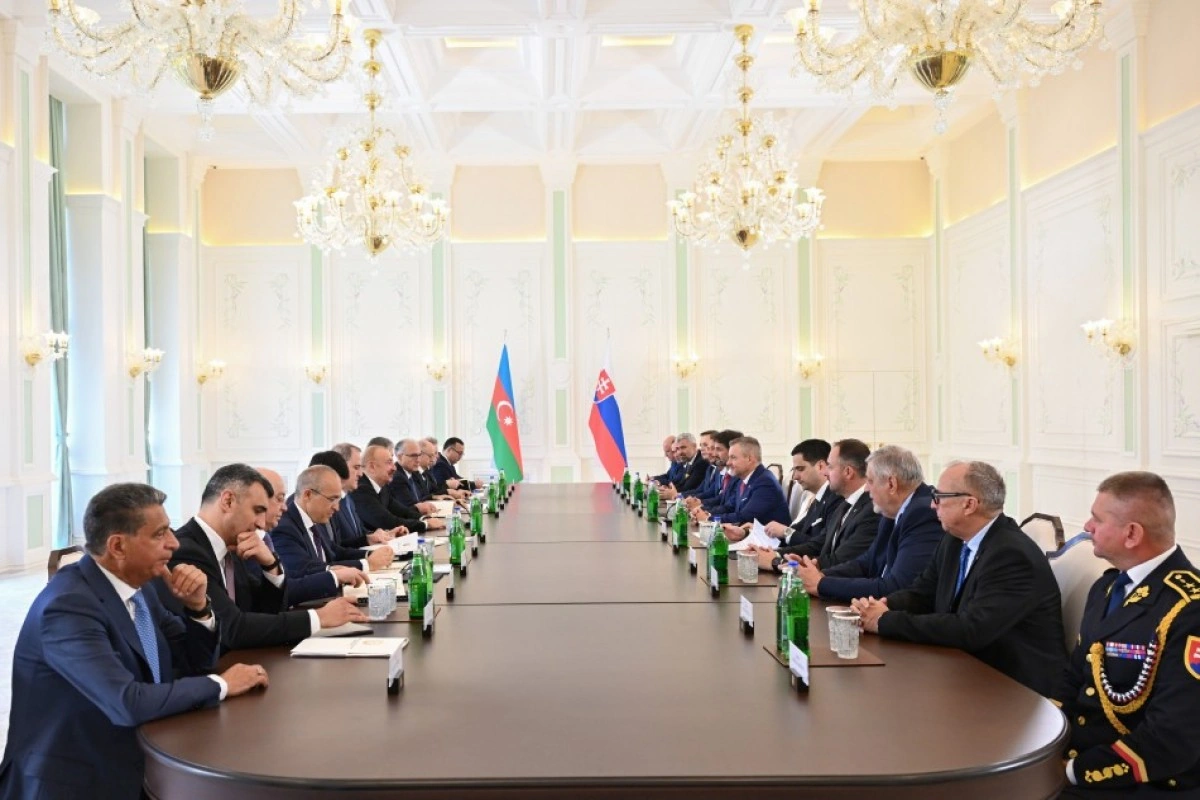 Prezident İlham Əliyevin Şuşada Slovakiya Prezidenti ilə geniş tərkibdə görüşü olub - FOTO - YENİLƏNİB