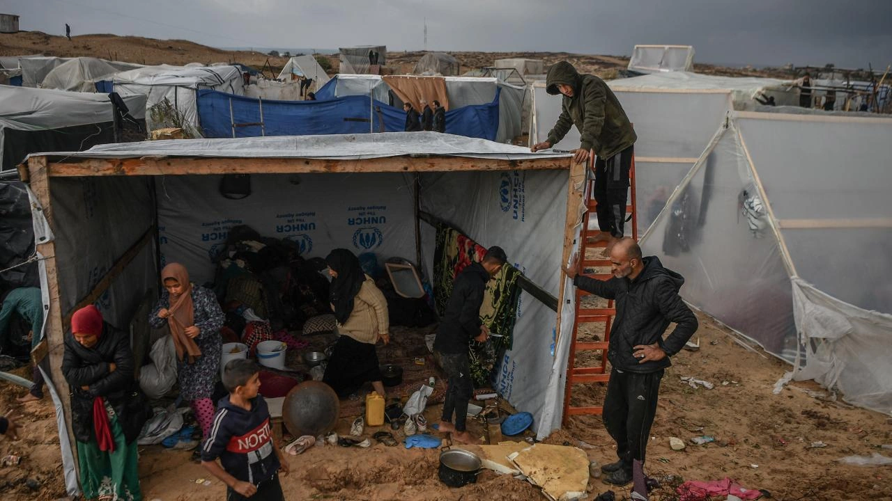 Rəfaha sığınan qəzzalılar...  - Fotolar