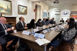 Orta Dəhliz və regional əməkdaşlığa dair dəyirmi masa keçirilib
