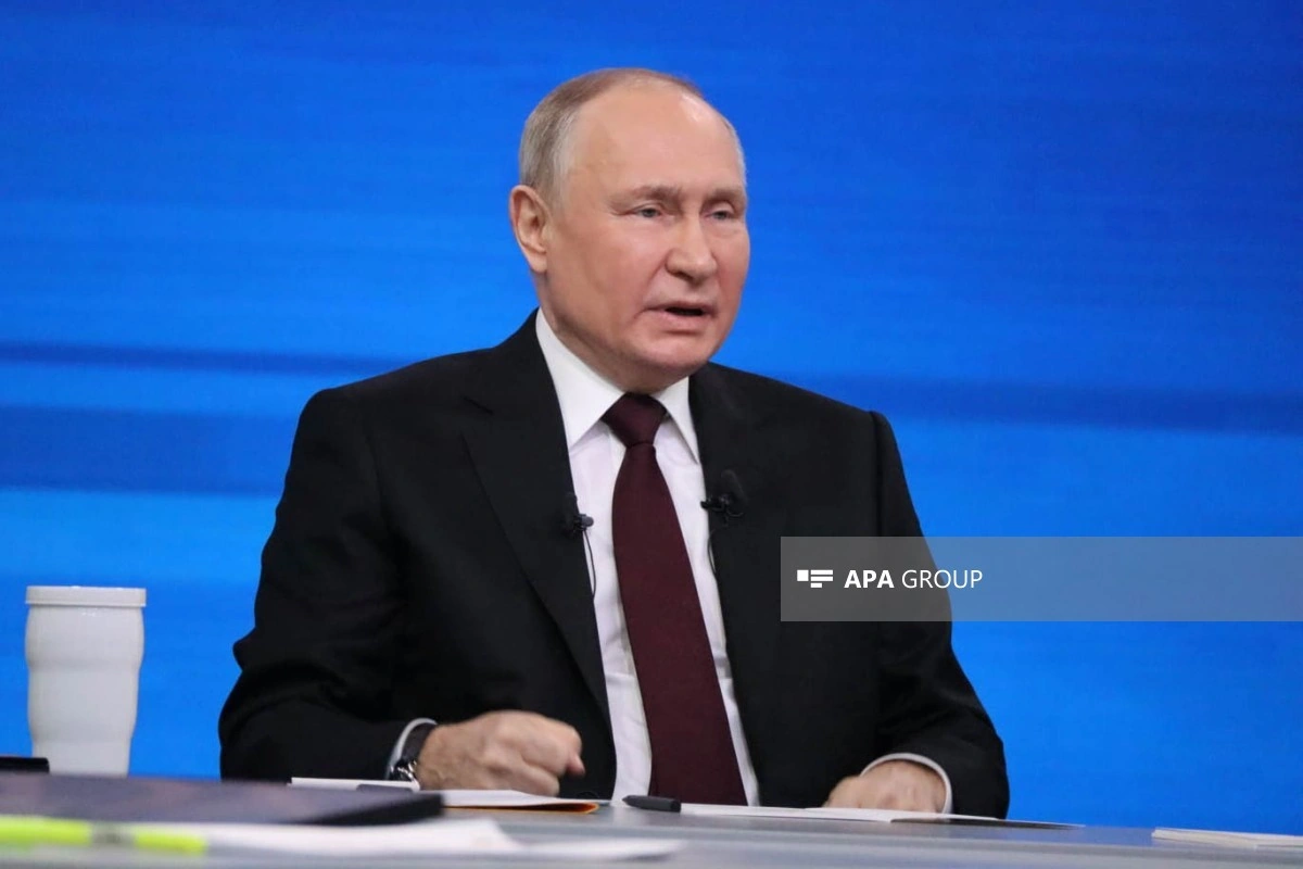 Putin Zelenski ilə üçüncü ölkədə də görüşə biləcəyini deyib
