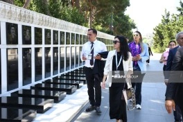 Türkiyə nümayəndə heyəti Şəhidlər xiyabanı və Türk şəhidliyini ziyarət edib - FOTO