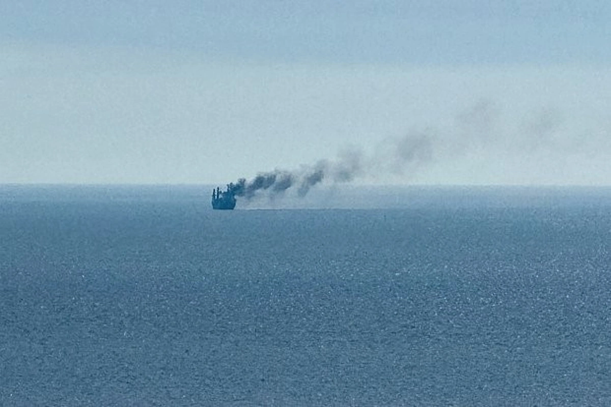 Oman sahillərində daha bir tanker mərmi atəşinə məruz qalıb