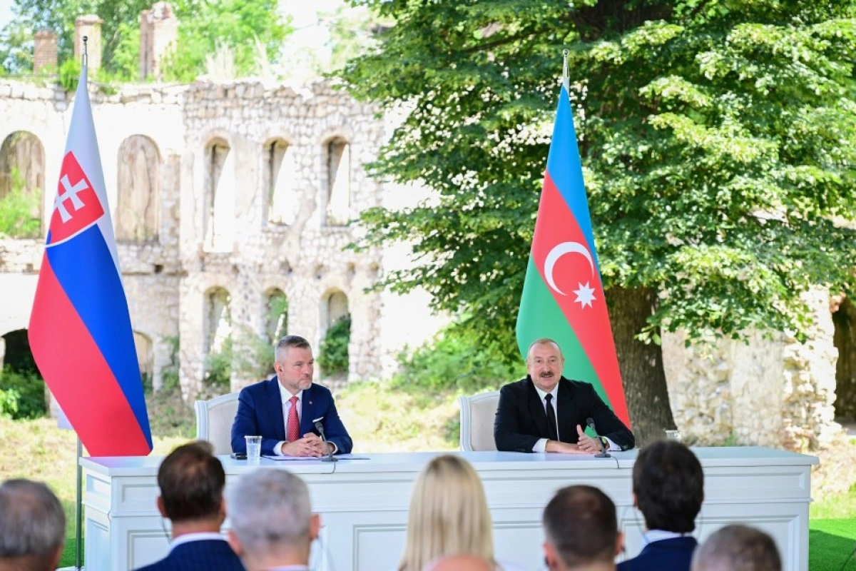 Azərbaycan və Slovakiya prezidentləri Şuşada mətbuata bəyanatlarla çıxış ediblər - FOTO - VİDEO - YENİLƏNİB-1