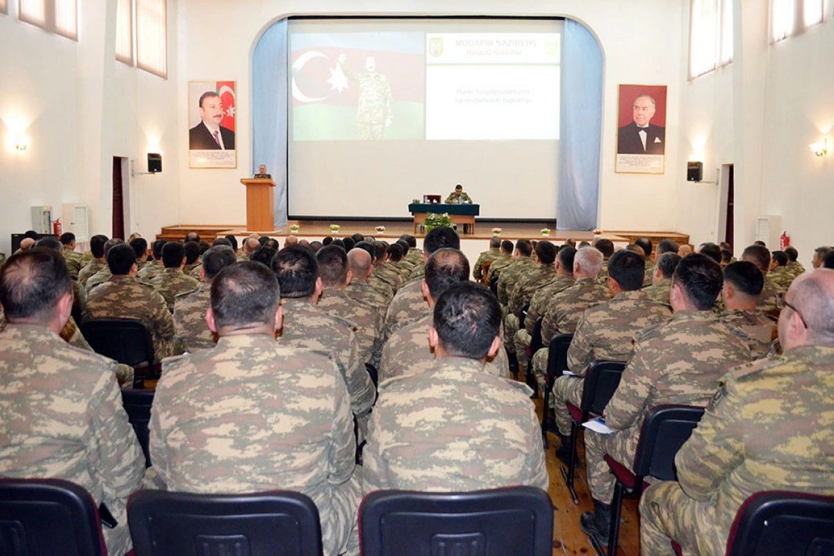 Azərbaycanda hərbçilərin aylıq vəzifə maaşları 20 faiz artırılacaq