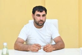 Elm və təhsil naziri Saatlıda vətəndaşları qəbul edib
