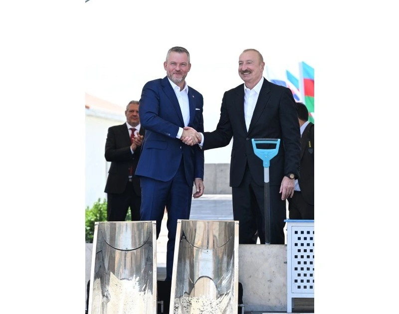 Azərbaycan və Slovakiya prezidentləri Ağdamın Baş Qərvənd kəndində görülən işlərlə tanış olublar, məktəbin təməli qoyulub - FOTO