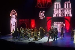 ƏSA Teatrının hazırladığı “Paris Notr-Dam” tamaşası nümayiş edilib - FOTO