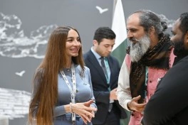 Leyla Əliyeva və Arzu Əliyeva "Urban Expo" sərgisi ilə tanış olublar
