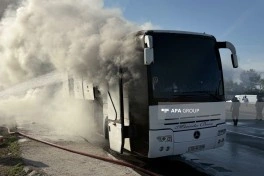 Ucarda sərnişin avtobusu yanıb - FOTO