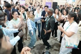 WUF13-də DOST İnklüziv İnkişaf və Yaradıcılıq Mərkəzinin təqdimat və proqramları maraqla qarşılanıb