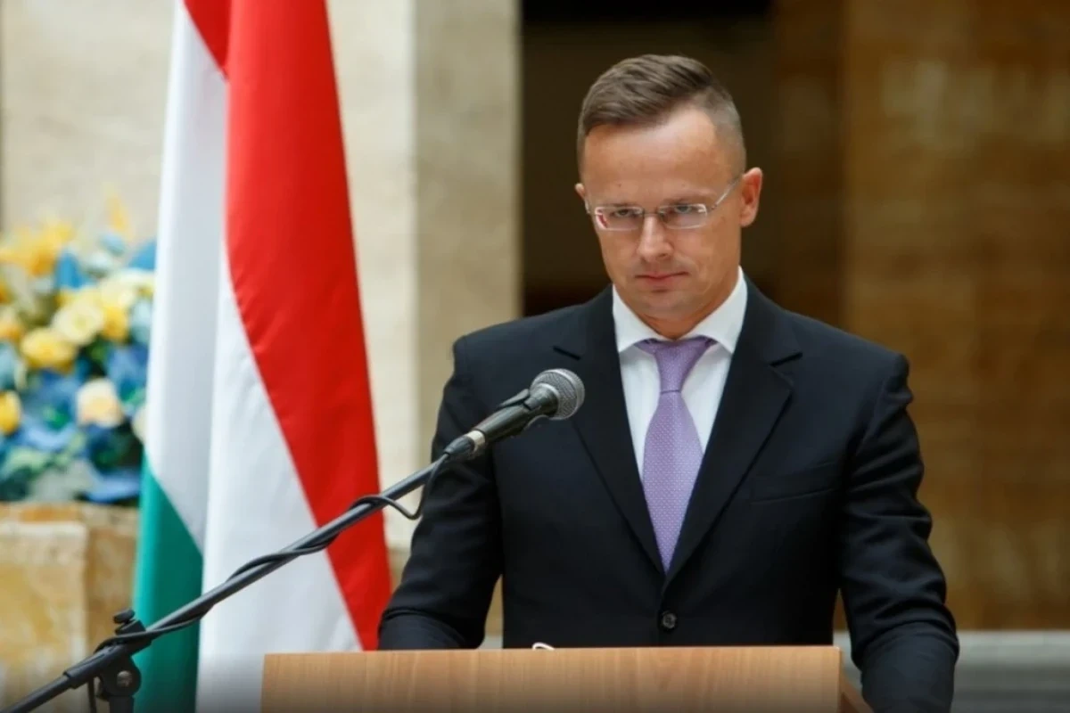 Siyarto: “Macarıstan Ukrayna ilə bağlı sammitdə iştirakla bağlı hələ qərar verməyib”