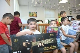 Leyla Əliyeva Şəkidə Uşaq evi sosial xidmət müəssisəsinin sakinləri ilə görüşüb - FOTO