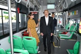 Prezident İlham Əliyev Naxçıvanda elektrik mühərrikli yeni avtobuslara baxıb, dəmir yolu infrastrukturunda aparılan yenidənqurma işləri ilə tanış olub - YENİLƏNİB - VİDEO