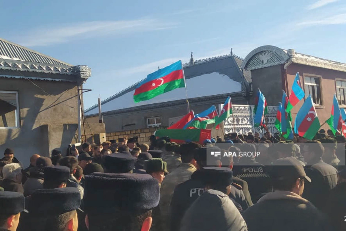 Şəhid hərbi qulluqçumuzla Tovuz rayonu, Qaraxanlı kəndində vida mərasimi keçirilir - YENİLƏNİB-2