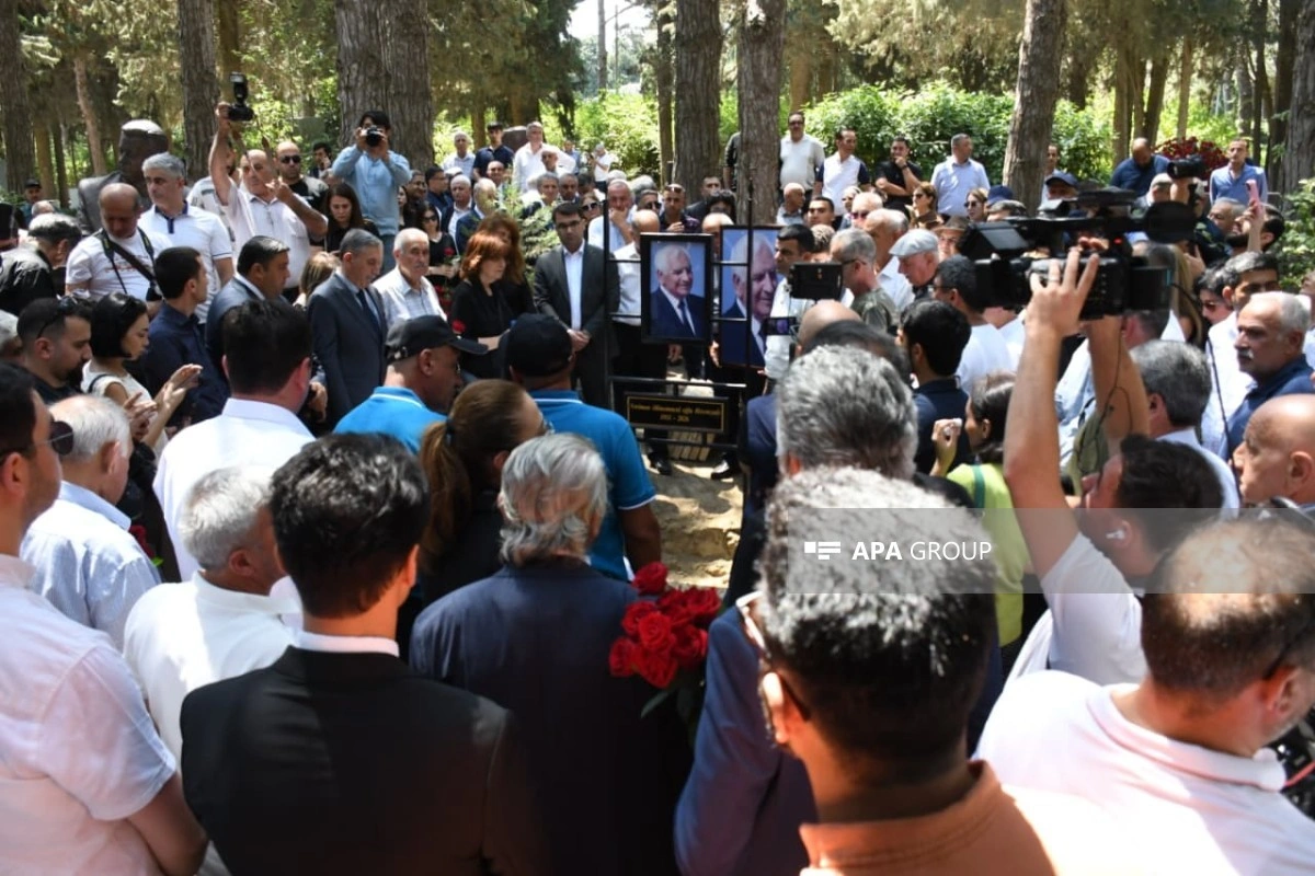 Xalq şairi Nəriman Həsənzadə I Fəxri xiyabanda dəfn edilib - FOTO