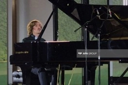 XV Qəbələ Beynəlxalq Musiqi Festivalı çərçivəsində kamera musiqisi axşamı keçirilib - FOTO