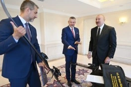 Prezident İlham Əliyevin Şuşada Slovakiya Prezidenti ilə geniş tərkibdə görüşü olub - FOTO - YENİLƏNİB