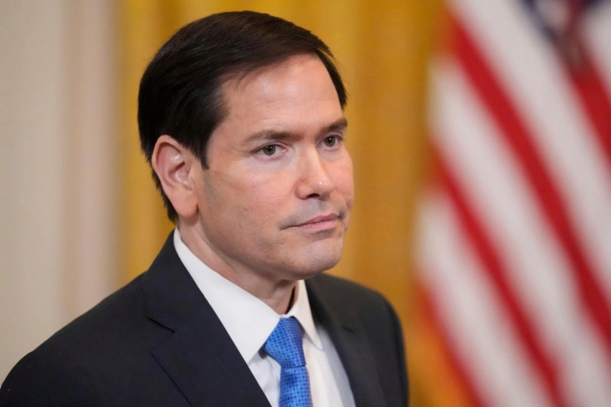 Rubio BƏƏ rəsmisi ilə İran və Hörmüz boğazında gəmiçiliyi müzakirə edib