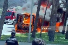 Bakıda avtovağzalın yaxınlığında avtobus yanıb - FOTO - VİDEO