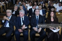 Nəriman Həsənzadə ilə vida mərasimi keçirilir, Prezident və Birinci vitse-prezident əklil göndərib - FOTO - YENİLƏNİB
