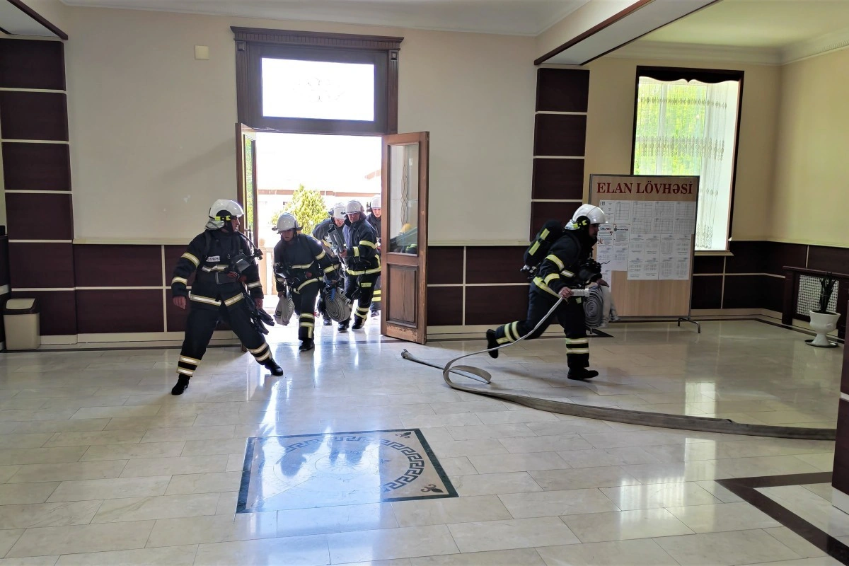 FHN Naxçıvan Tibb Kollecində fövqəladə hallarda davranış qaydaları barədə tədbir keçirib