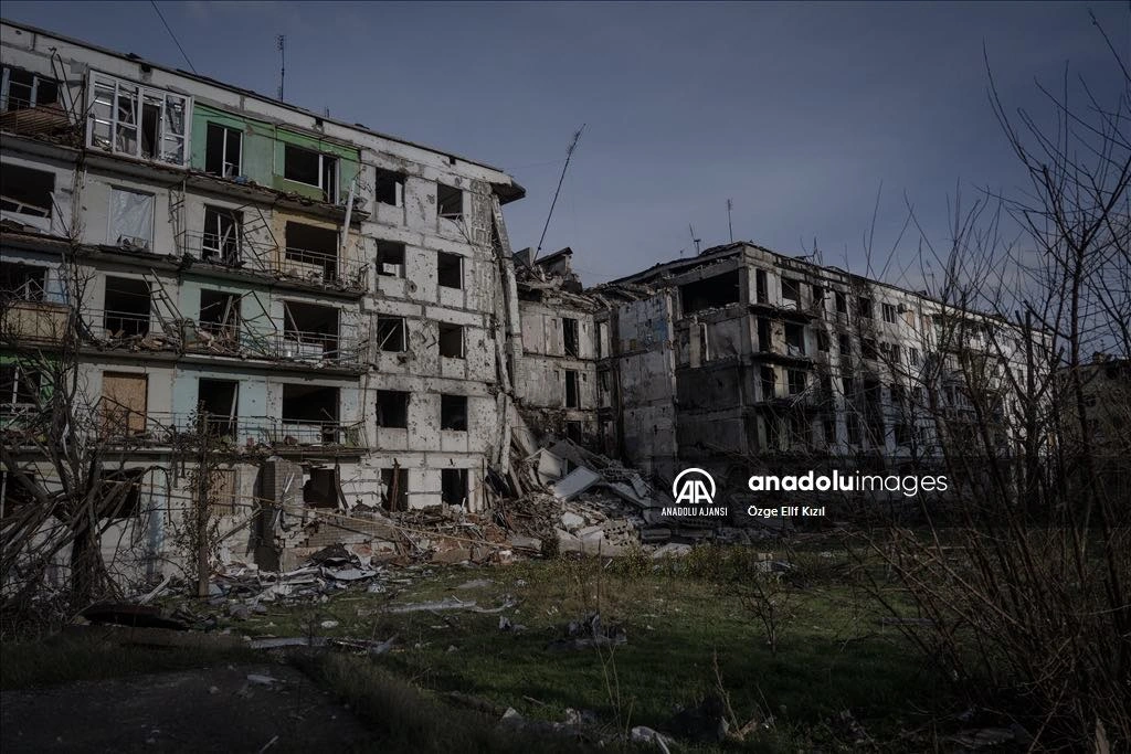 Müharibənin xaraba qoyduğu Ukrayna şəhəri...  - Fotolar