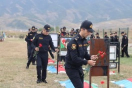 Xocalıda Anım Günü ilə bağlı Şəhidlər xiyabanı ziyarət olunub - FOTO