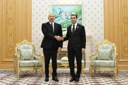 Türkmənbaşı şəhərində Prezident İlham Əliyev Sərdar Berdiməhəmmədovla görüşüb