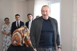 Prezident İlham Əliyev Şuşanın Böyük Qaladərəsi kəndində görülən işlərlə tanış olub, sakinlərlə görüşüb - FOTO