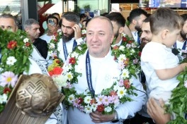 Avropa çempionu olan Azərbaycanın minifutbol yığması Vətənə qayıdıb - FOTO - YENİLƏNİB