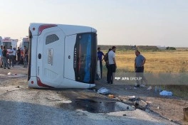 Hacıqabulda sərnişin avtobusu aşıb, 30-dan çox yaralı var - FOTO - YENİLƏNİB