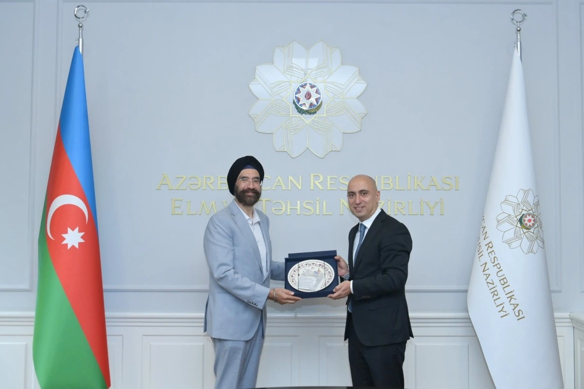 Emin Əmrullayev Vorvik Universitetinin nümayəndə heyəti ilə görüşüb