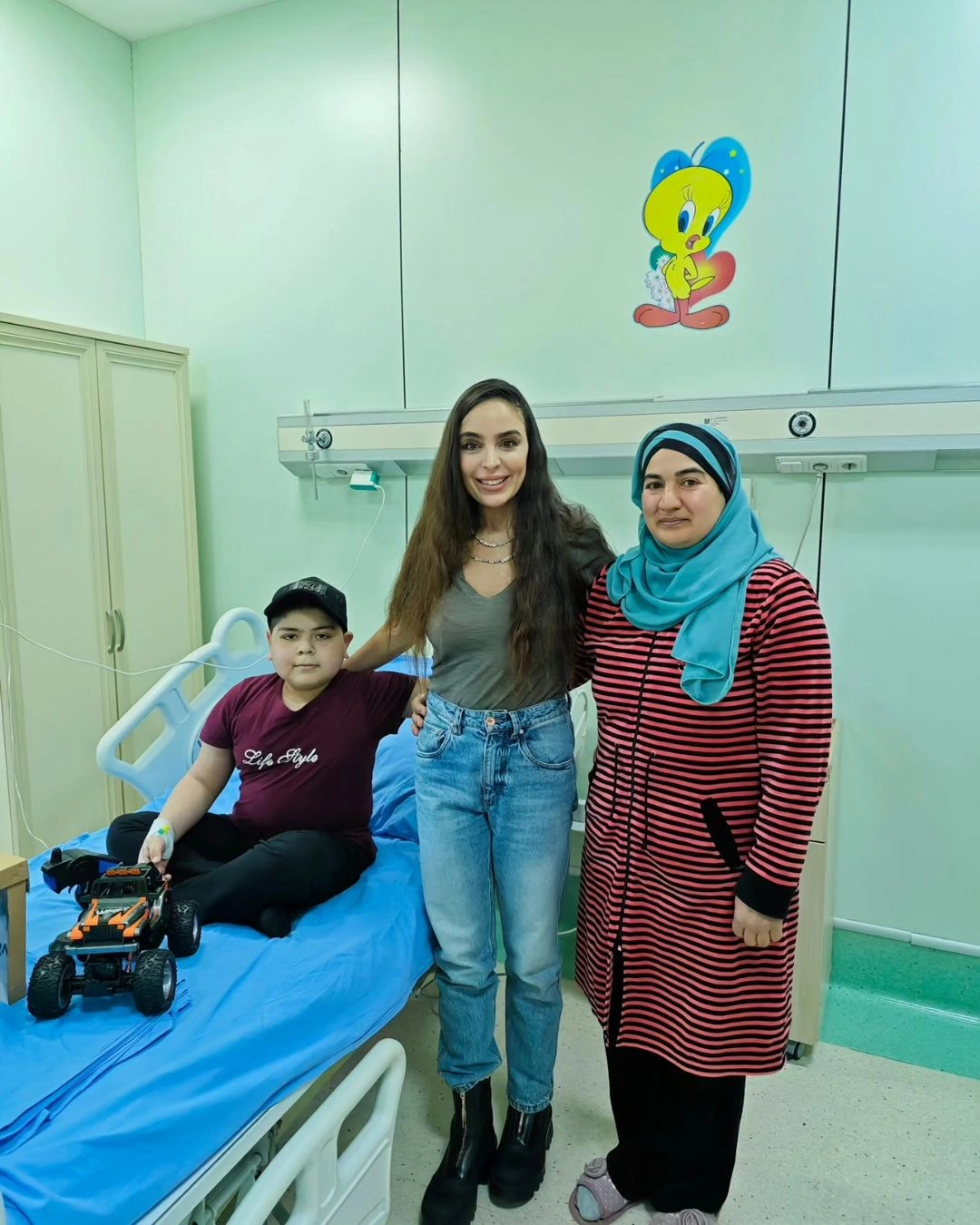 Leyla Əliyeva uşaqları ziyarət etdi  - Fotolar