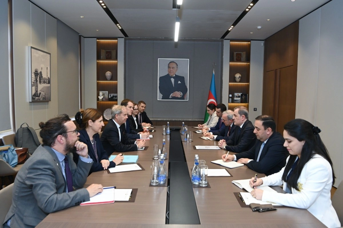XİN rəhbəri Aİ rəsmisi ilə yeni ikitərəfli sazişi və Tərəfdaşlıq Prioritetləri sənədini müzakirə edib