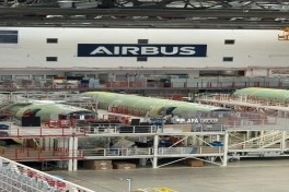 Media nümayəndələri "Airbus"un Hamburqdakı istehsal sahəsində olublar- FOTO