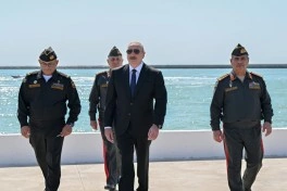 Prezident İlham Əliyev Hərbi Dəniz Qüvvələrində olub - FOTO