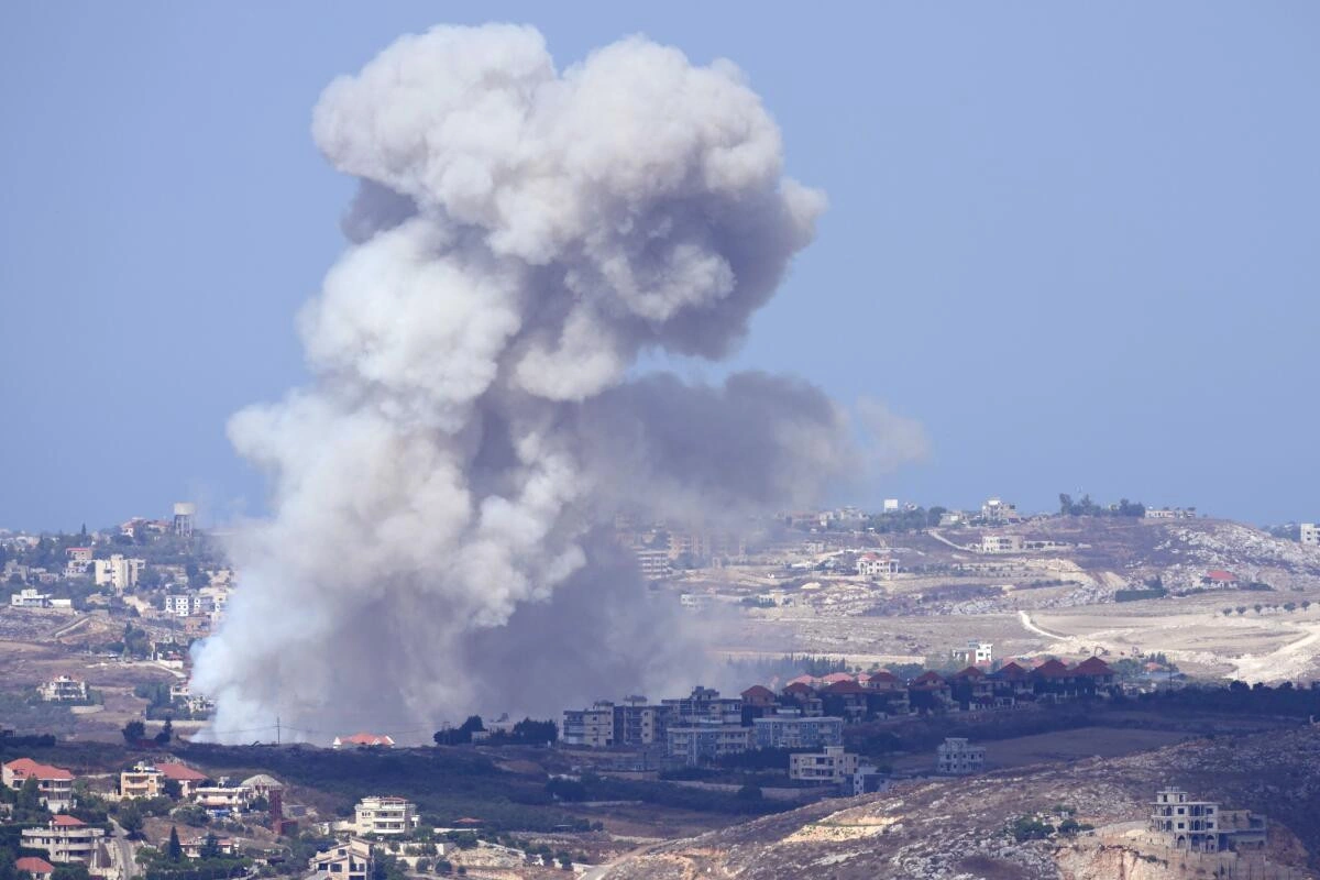 İsrail Livanda Hizbullah mövqelərini bombalayıb