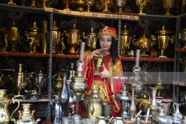 Bakının mərkəzində kəlağayı ilə yürüş keçirilib - FOTO