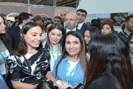 Leyla Əliyeva və Arzu Əliyeva "Urban Expo" sərgisi ilə tanış olublar