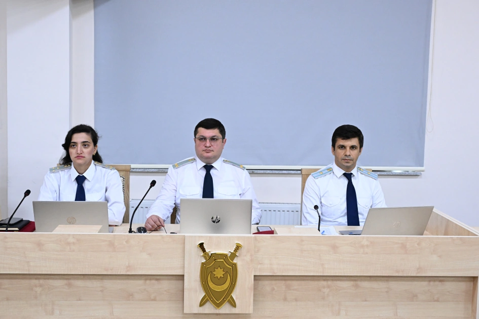 Siyarto: Aİ Rusiya ilə müharibəyə hazırlaşır və Ukraynada hərbi zavodlar tikmək istəyir